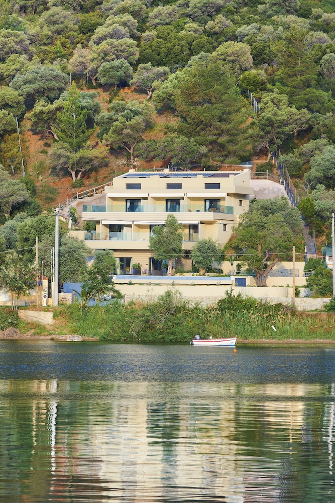 Chronos Suites