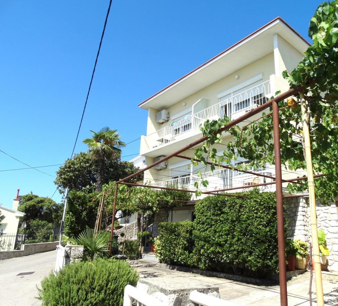 Apartmani Crikvenica 30053 Veljacic