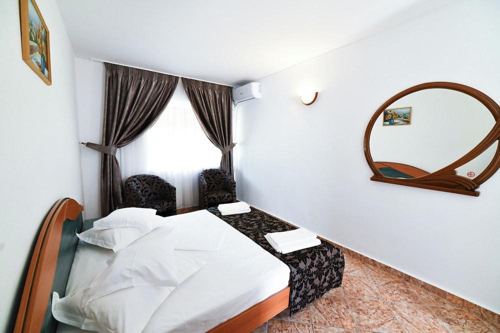 Tismana Hotel Club