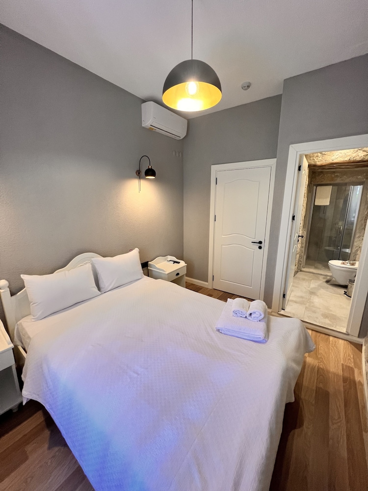Selavi Hotel