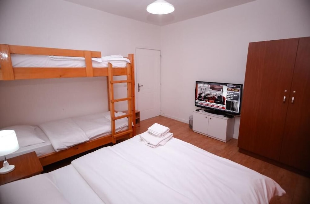 Hostel Elior