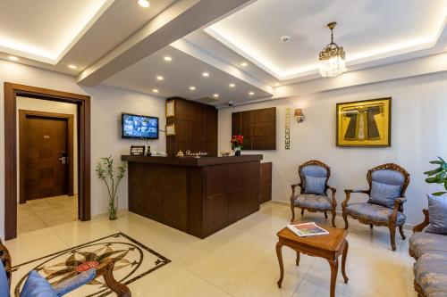 Menar Hotel & Suites