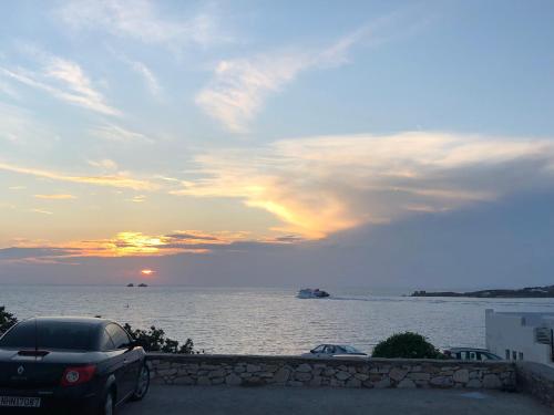 Santanna White Houses