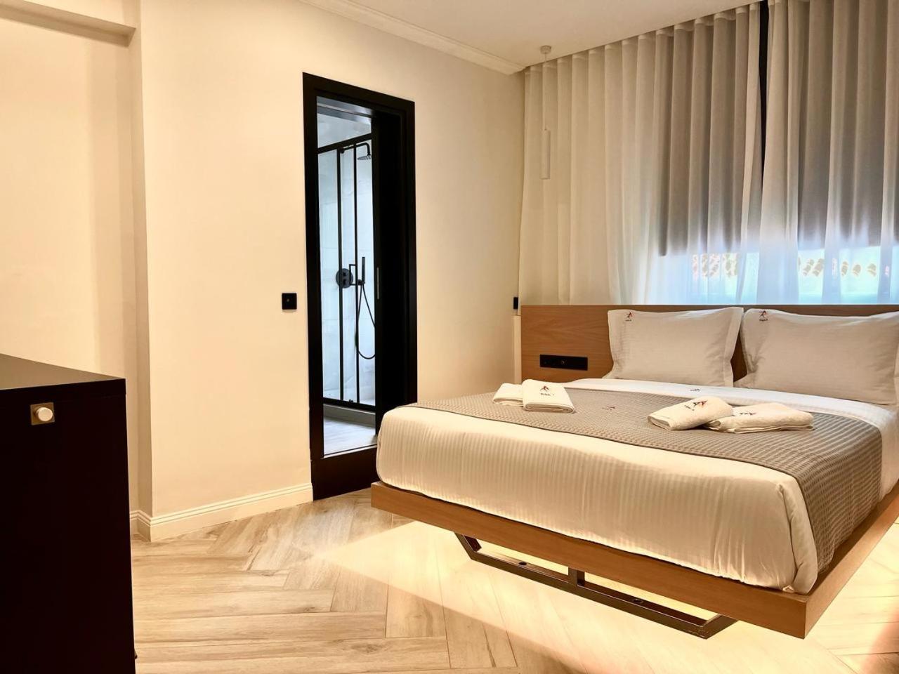 Triple A Chic & Elegant by The Market Free Parking!