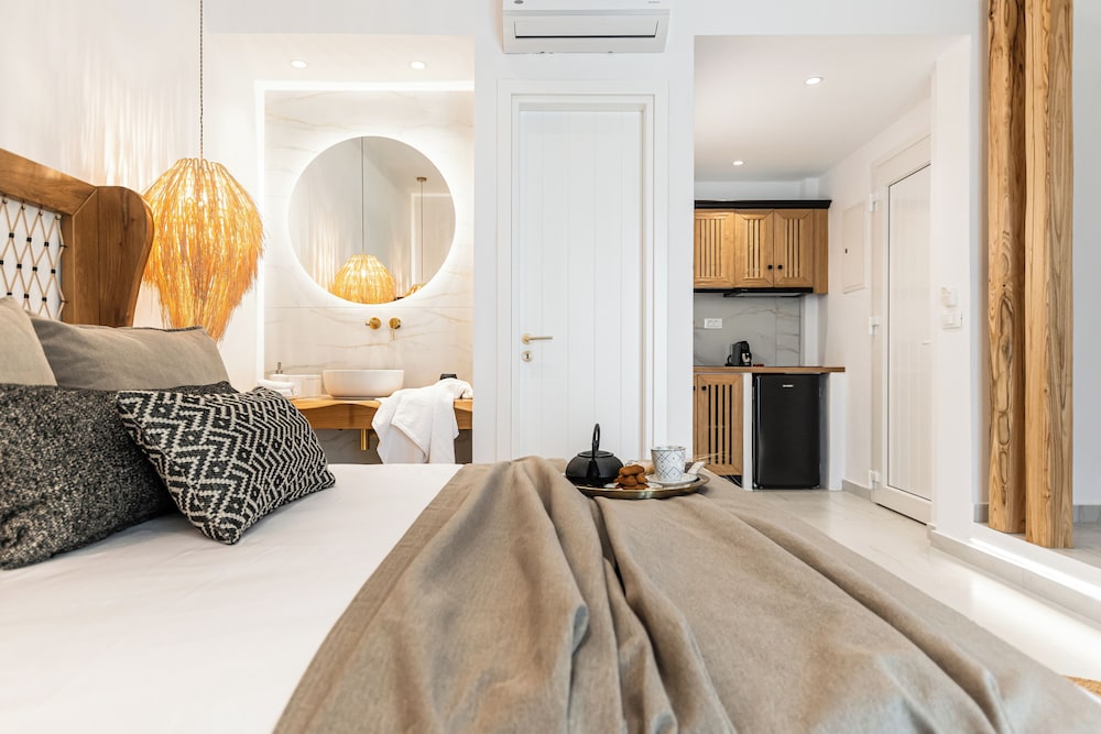 V Luxury Apartments Naxos