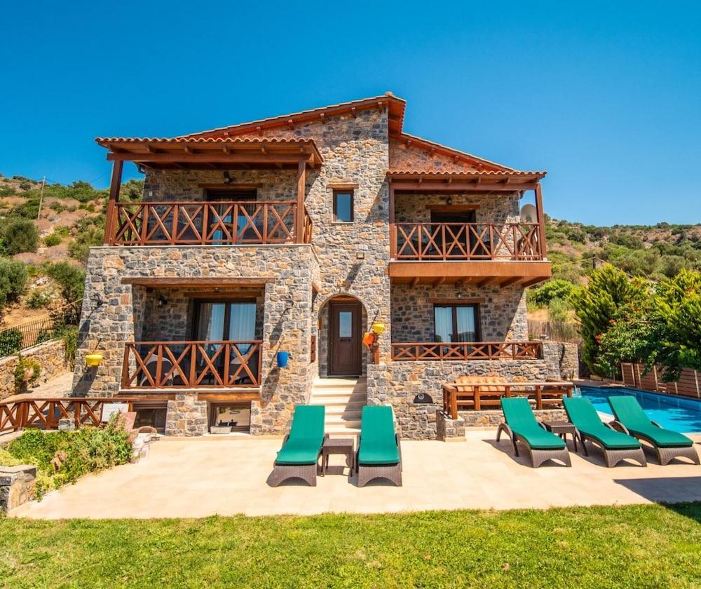 Villa Avia