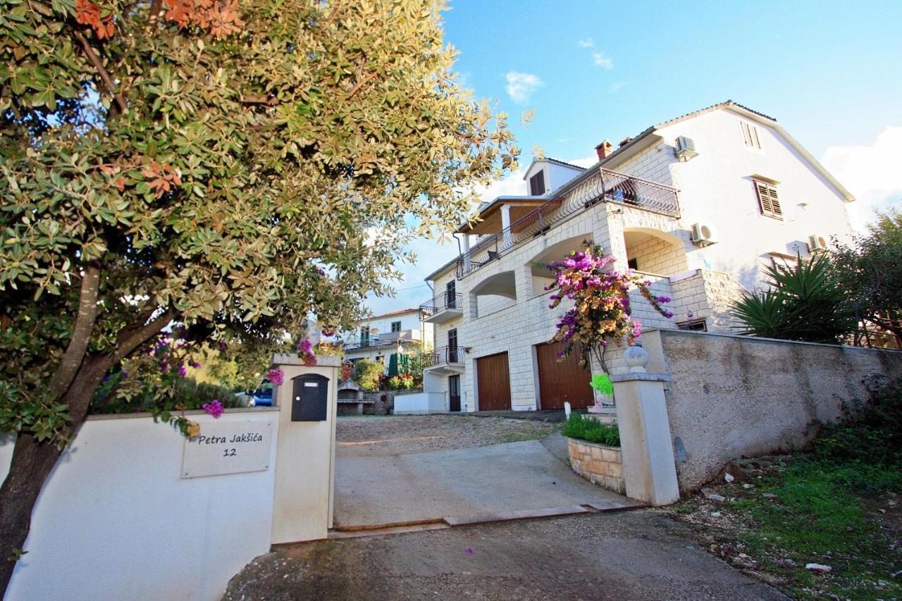 Apartments Omo