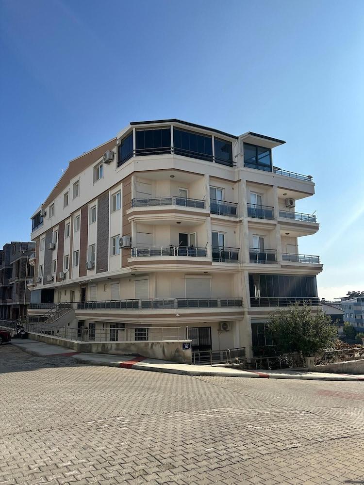 Mavi Restaurant & Apartments 1