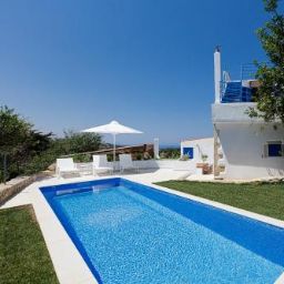 Anna's Villa In Mesi Village