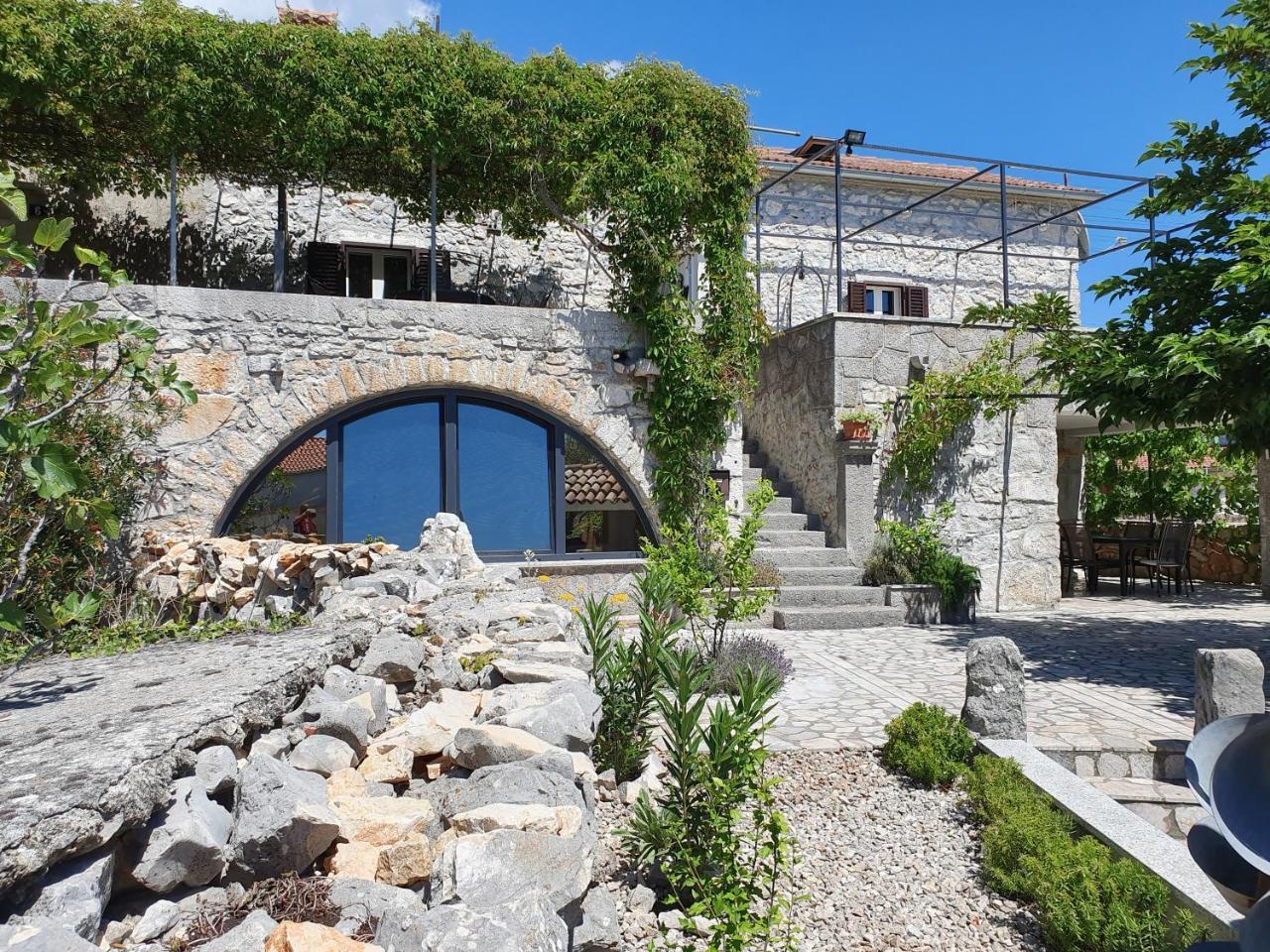 Villa Diny With Pool