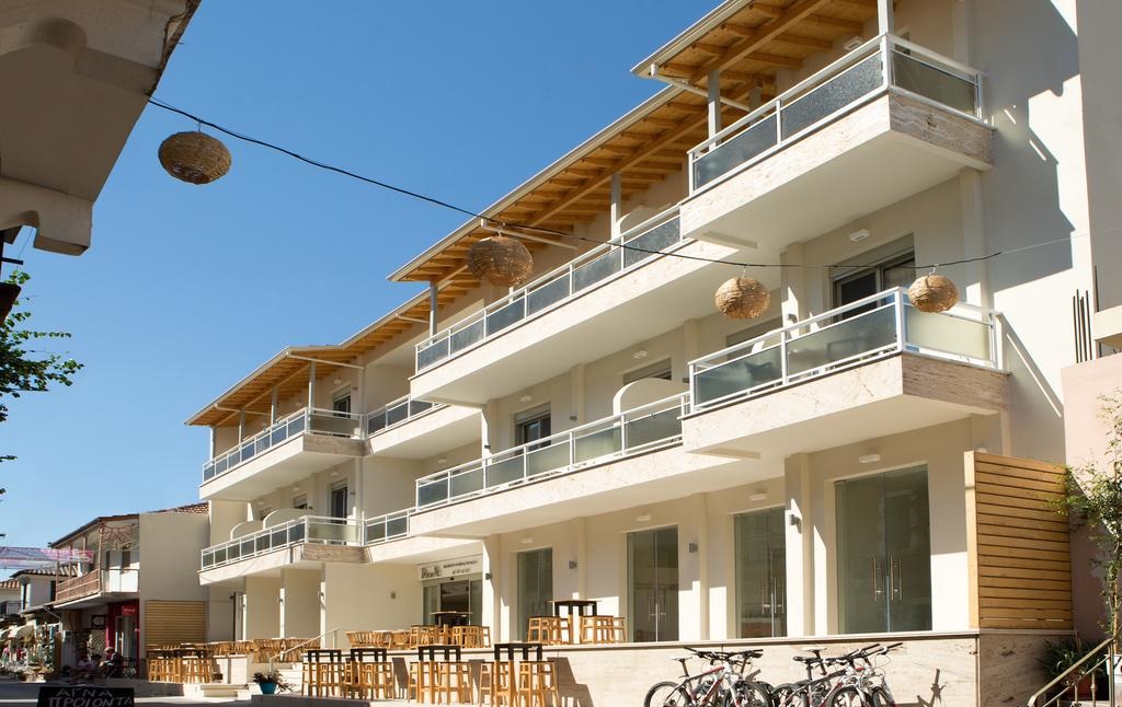 Grand Theoni Hotel Suites and Spa