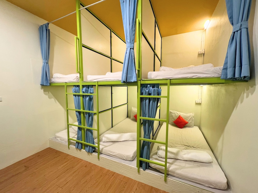 Sleepy Station Hostel