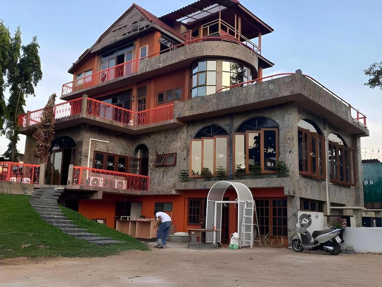Nomads Homestay Sriracha