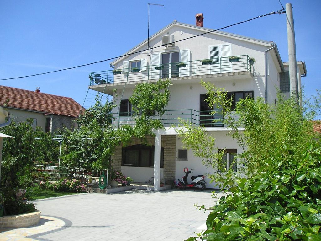 Regina Apartments